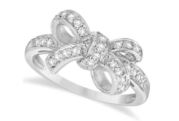 Diamond Rings for Women: Everyday Looks and Engagement Rings for That ...