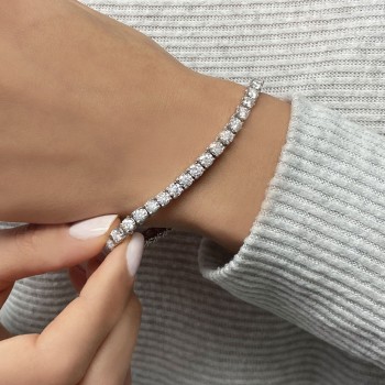 Why a Tennis Bracelet Is the Ultimate Investment in Jewelry